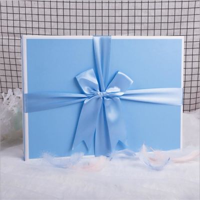 300gsm Ribbon UV Coating CMYK Recycled Paper Gift Boxes